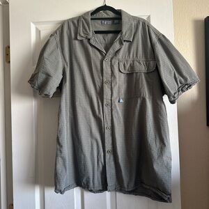 SilverTab Men's Short Sleeve Shirt